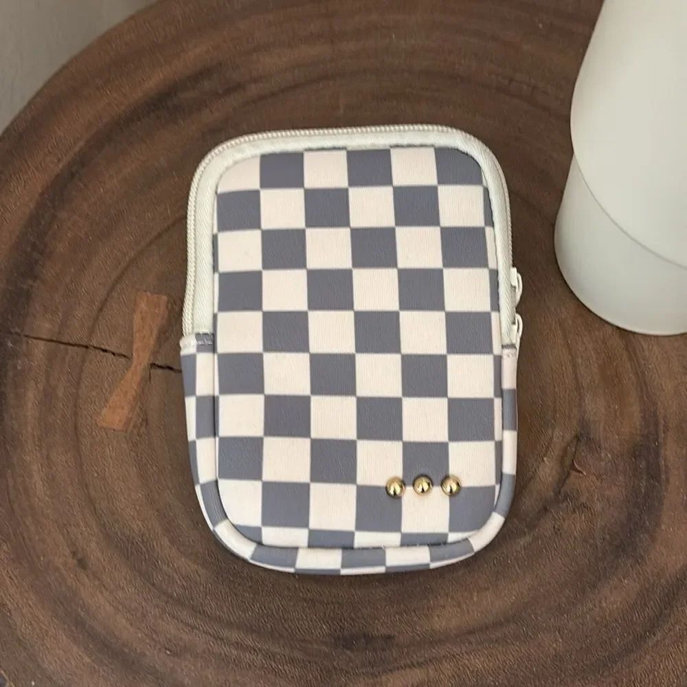 Pretty Simple OnThe Move Pouch - Picture 5 of 5